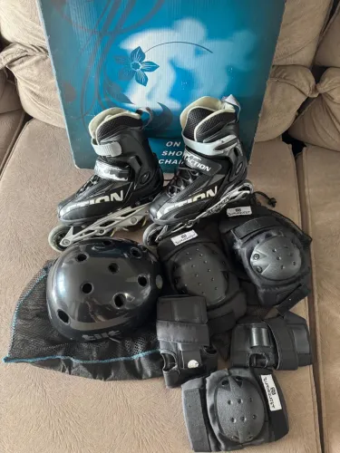 Vendo roller adulto com todos os acessórios, usado uma única vez.