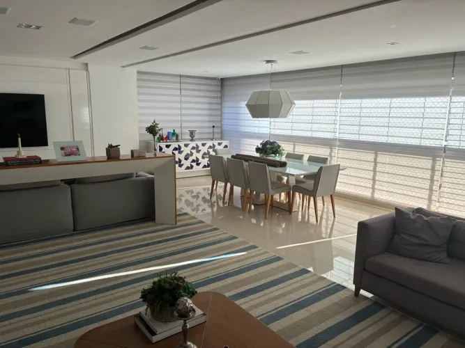 Mesa de jantar 2.40 x 1.20 com 8 cadeiras