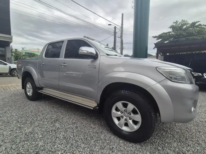 Toyota Hilux CD SRV D4-d 4X4 3.0 TDI Diesel AUT 2015
