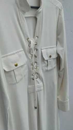 Camisa branca com cordão frontal M
