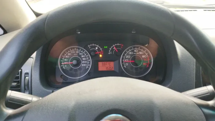 Fiat Idea Essence 1.6 Flex 16V 5P 2013