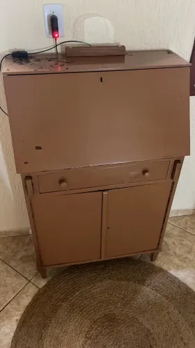 Móvel multiuso de madeira 