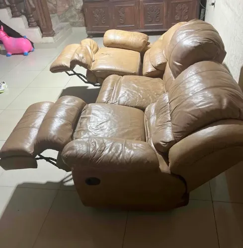 CONJUNTO SOFÁ IMPORTADO CARAMELO, COURO LEGÍTIMO + 3 LUG RECLINÁVEIS + 2 LUG