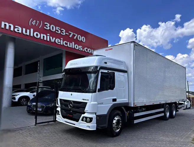 ATEGO 2426 COM BAÚ 