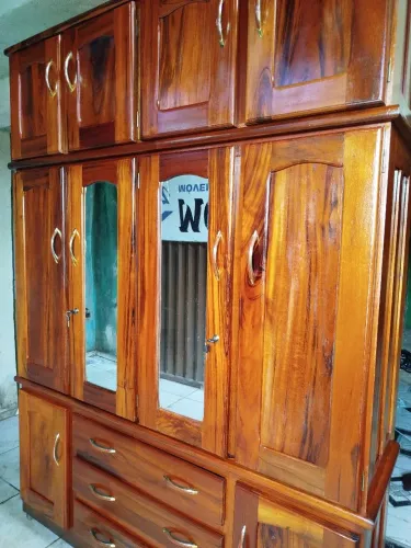 Guarda roupa de casal de madeira (aceito cartão)