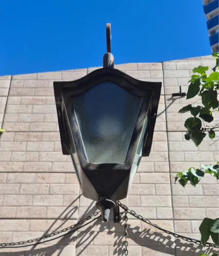 Arandela/Lustre colonial de ferro ou alumínio para área externa