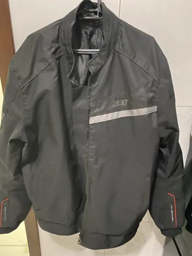 Jaqueta e luva de moto