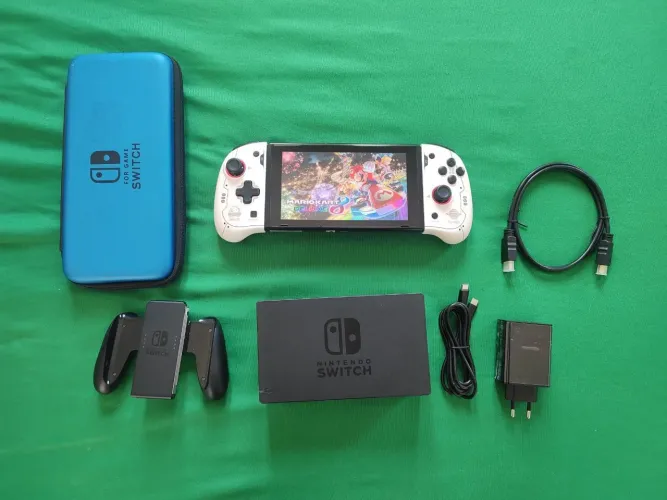 Nintendo switch destravado 128gb com case e controle personalizado!