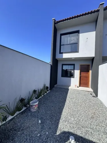 Sobrado para venda com 60 metros quadrados com 2 quartos em Centro - Araquari - SC