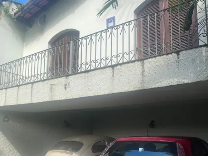 CASA ASSOBRADADA NO ARBORIZADO BAIRRO JARDIM ADALGISA