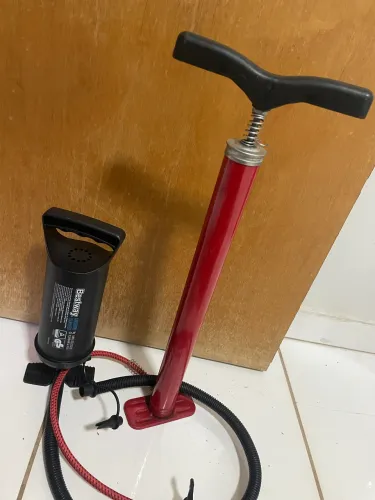 Bomba de ar, encher colchão e pneu