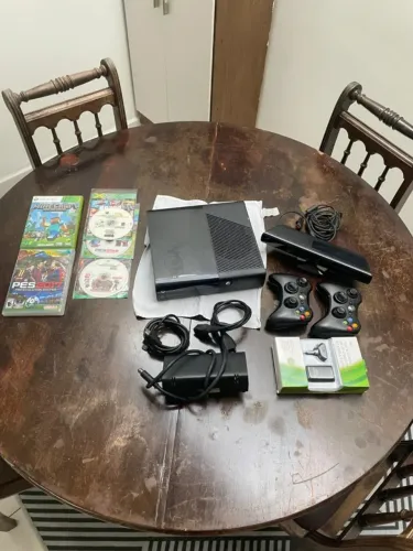 XBOX - Xbox 360 Super Slim (Bloqueado)!