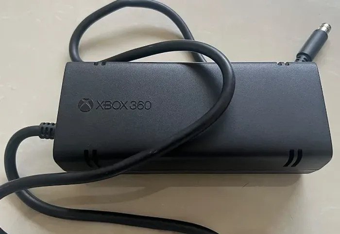 Fonte Original para Xbox 360 Super Slim Bivolt (100~240v) - Funcionando e sem marcas