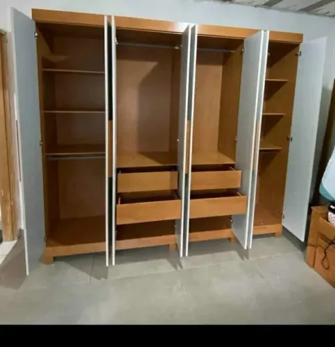 GUARDA ROUPA VANIA. NOVO