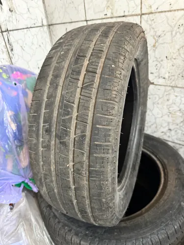 Pneu 225/60. Aro 17