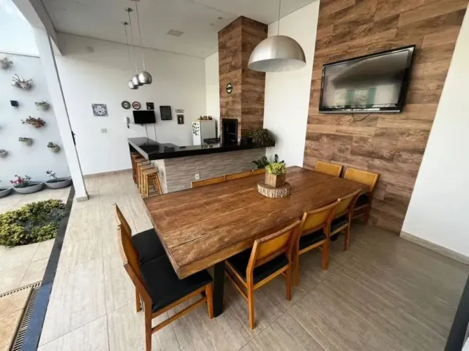 Casa Com Piscina Marquês de Paranaguá