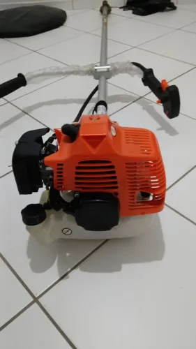 Máquina de corta grama 