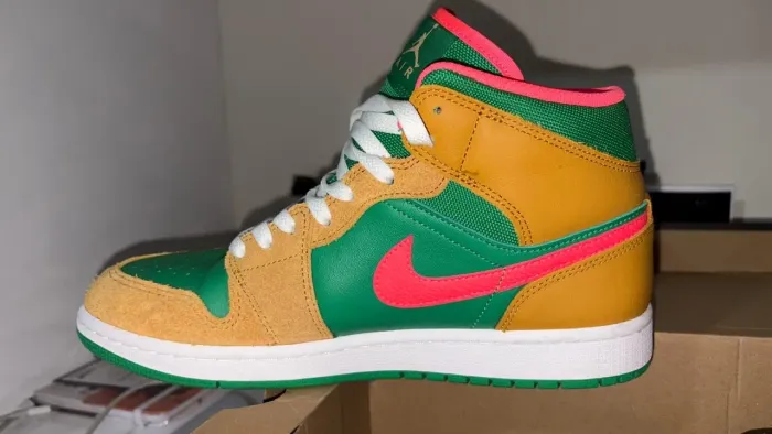 TÊNIS AIR JORDAN 1 MID SE MASCULINO- 40