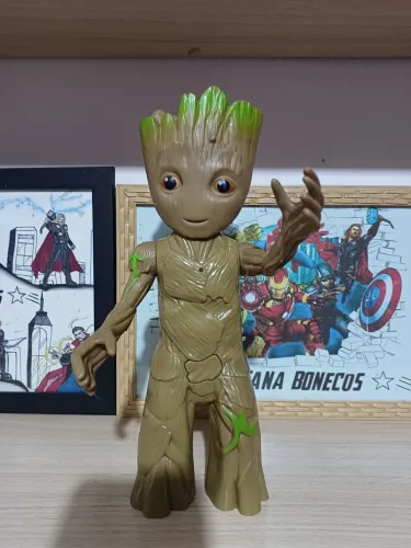 Baby Groot eletrônico 30cm 