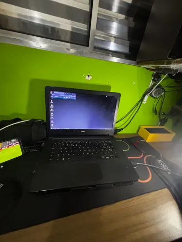 Notebook Dell Perfeito Estado - Rápido, Pronto para Uso / Estudo / Trabalho