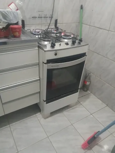 Fogão completo no ponto de usar só botar a panela
