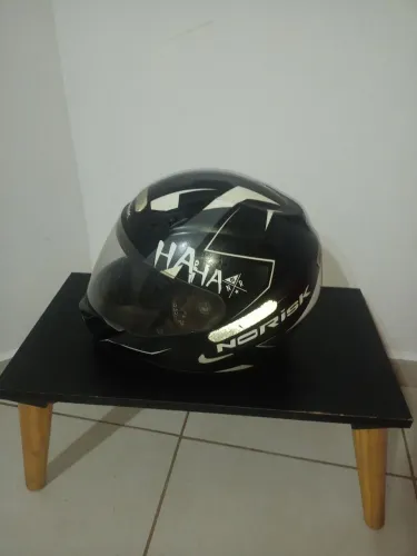 Capacete