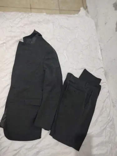 Terno cinza ,para rapazes que usa calça 42