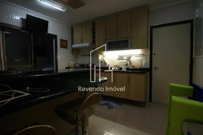 Apartamento no Condomínio Monte Belo na Vila Santo Estéfano com 129m² 3 dormitórios 1 suít