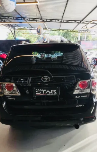 Toyota Hilux SW4 SRV D4-d 4X4 3.0 TDI Dies. AUT 2013