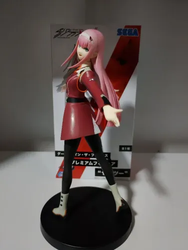 Zero two Darling in the franxx - sega com caixa 