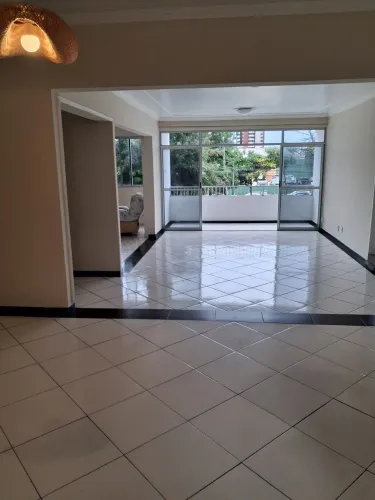 VENDO APARTAMENTO NA MELHOR REGIÃO DO FAROL.