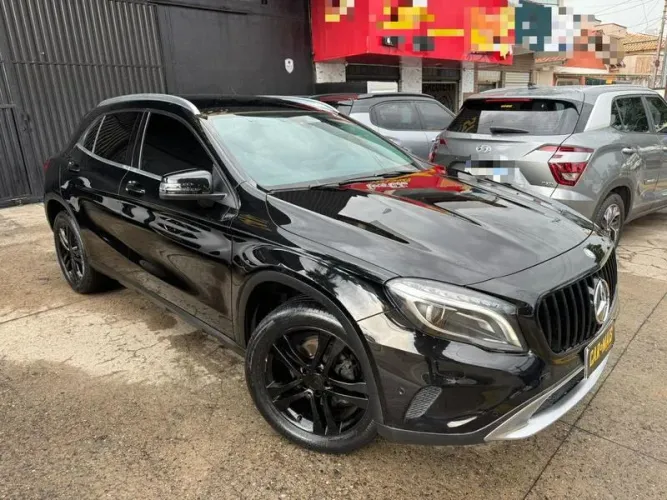 Mercedes-Benz GLA 200 Adv. 1.6/1.6 TB 16V Flex Aut. 2017