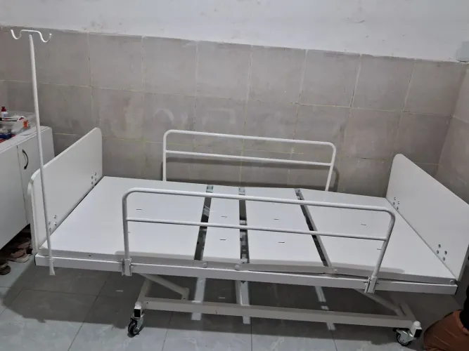 Cama Hospitalar Semi-Nova à Venda