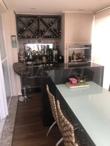 Apartamento mobiliado de 110m², 3 quartos, 1 suíte, 4 banheiros, varanda gourmet, 2 vagas 