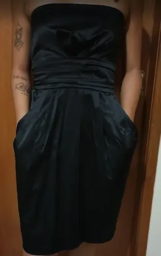 Vestido tomara que caia preto básico tamanho M, ideal para festas e reuniões com elegancia