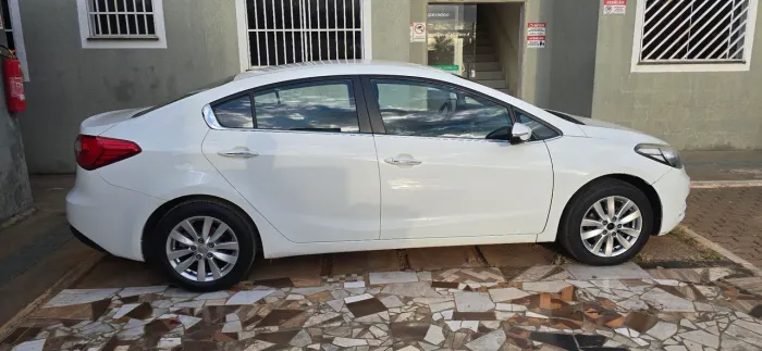 Kia Motors Cerato 1.6 16V Flex Aut. 2015