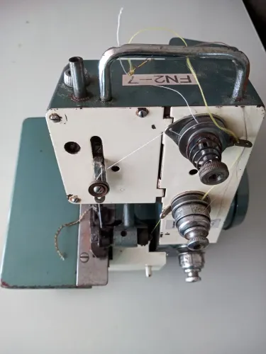 Maquina overlock Semi-industrisl