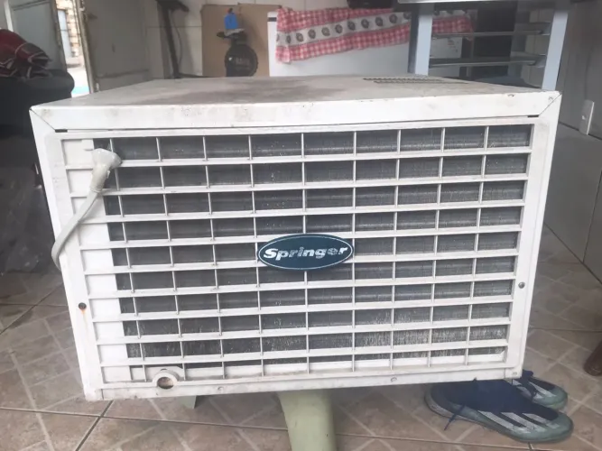 Vendo ar condicionado de janela em ótima condições 