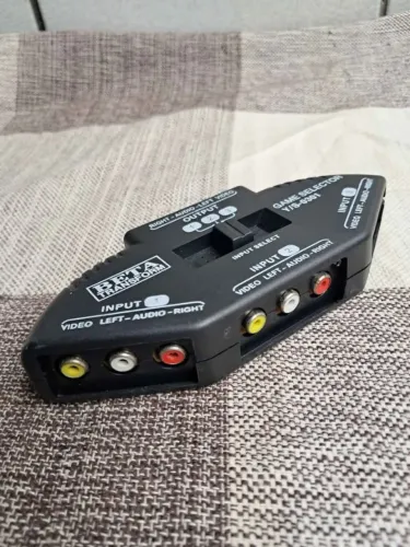 Chaveador Beta Teansform AV/RCA seletor 3 entradas e 1 saida p TV, DVD, ps2 , ps3
