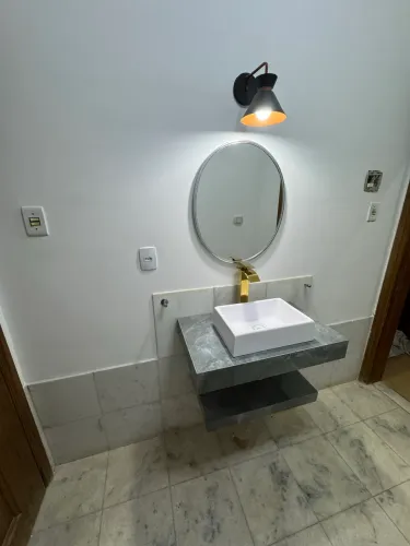 Pia de porcelanato/ bancada de porcelanato