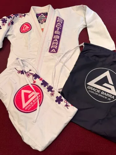 Kimono GB Sakura F2, F3 ou F4 na cor branca