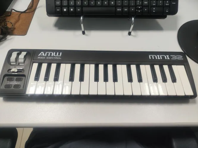 Teclado Controlador Portátil AMW Mini 32