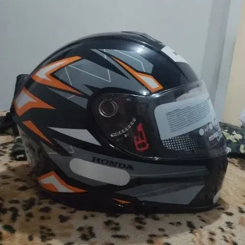 Estou vendendo ou trocado por um que tenha óculos interno