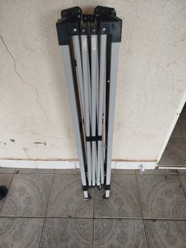 Armação de tenda sem a Lona