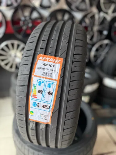 PNEU NOVO 225/50 R17 APTANY RA301