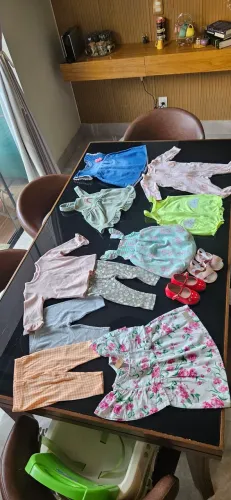 Lote roupas e sapato menina de 3 a 9 meses