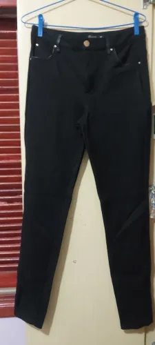 Calça preta