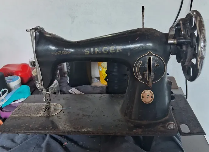 Maquina singer antiga 