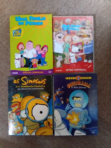 DVDs temporadas desenhos Simpsons, Uma família da pesada e Futurama