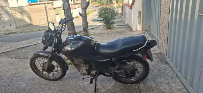 Moto Fan 125 - ano 2011 único dono